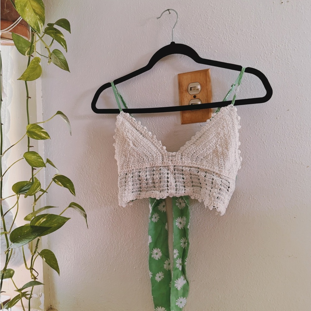 Rue21 Women’s Ivory Crochet Crop Top With Green Floral Ties